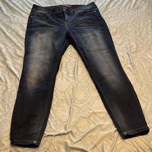 Torrid premium bombshell skinny Jean, 20R